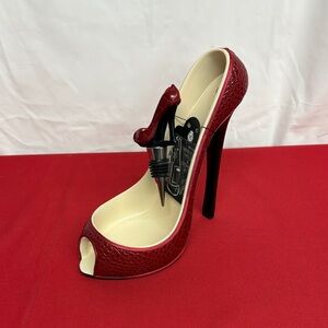 Wild Eye Design High Heel Wine Bottle Holder & Stopper Set Red